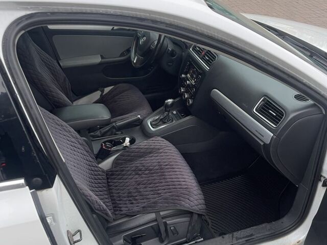 Белый Фольксваген Джетта, объемом двигателя 1.4 л и пробегом 250 тыс. км за 7500 $, фото 7 на Automoto.ua