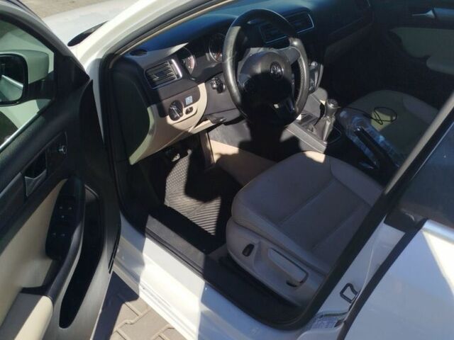 Белый Фольксваген Джетта, объемом двигателя 2 л и пробегом 320 тыс. км за 9000 $, фото 4 на Automoto.ua