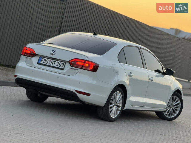 Белый Фольксваген Джетта, объемом двигателя 1.4 л и пробегом 243 тыс. км за 10999 $, фото 7 на Automoto.ua