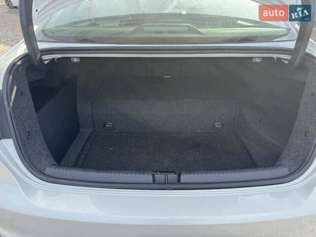 Білий Фольксваген Джетта, об'ємом двигуна 1.39 л та пробігом 186 тис. км за 10800 $, фото 19 на Automoto.ua