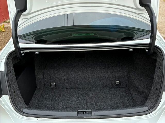 Белый Фольксваген Джетта, объемом двигателя 1.4 л и пробегом 165 тыс. км за 10500 $, фото 3 на Automoto.ua