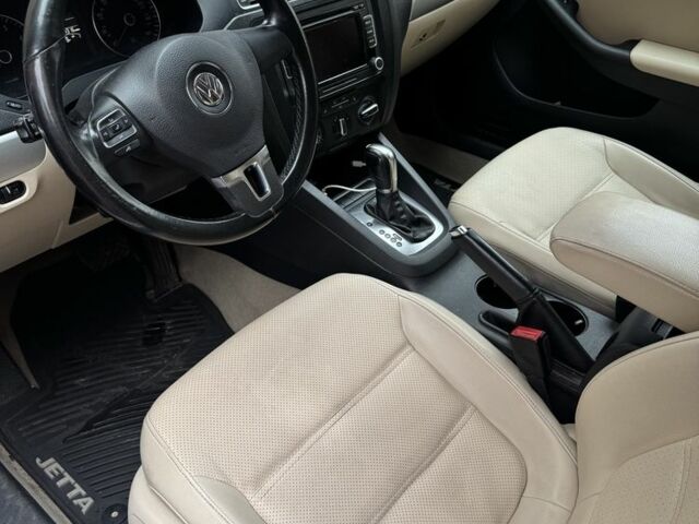 Белый Фольксваген Джетта, объемом двигателя 2.5 л и пробегом 168 тыс. км за 7200 $, фото 14 на Automoto.ua