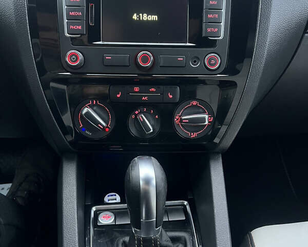 Белый Фольксваген Джетта, объемом двигателя 1.8 л и пробегом 258 тыс. км за 8500 $, фото 14 на Automoto.ua