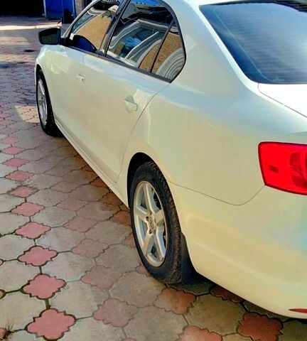 Білий Фольксваген Джетта, об'ємом двигуна 2 л та пробігом 320 тис. км за 7100 $, фото 12 на Automoto.ua