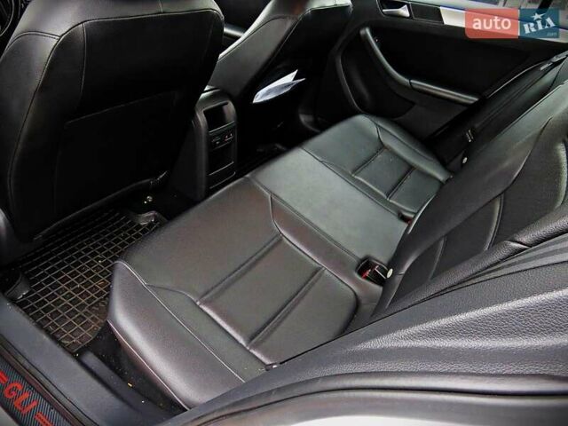 Белый Фольксваген Джетта, объемом двигателя 1.8 л и пробегом 183 тыс. км за 8900 $, фото 13 на Automoto.ua