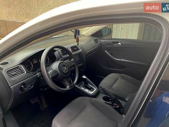 Белый Фольксваген Джетта, объемом двигателя 2 л и пробегом 320 тыс. км за 7100 $, фото 2 на Automoto.ua