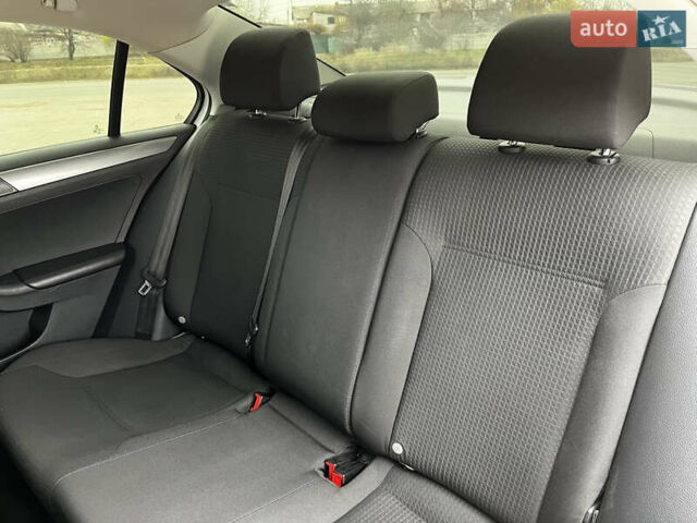 Белый Фольксваген Джетта, объемом двигателя 1.97 л и пробегом 270 тыс. км за 9500 $, фото 24 на Automoto.ua