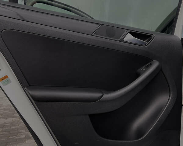 Білий Фольксваген Джетта, об'ємом двигуна 1.97 л та пробігом 195 тис. км за 11300 $, фото 12 на Automoto.ua