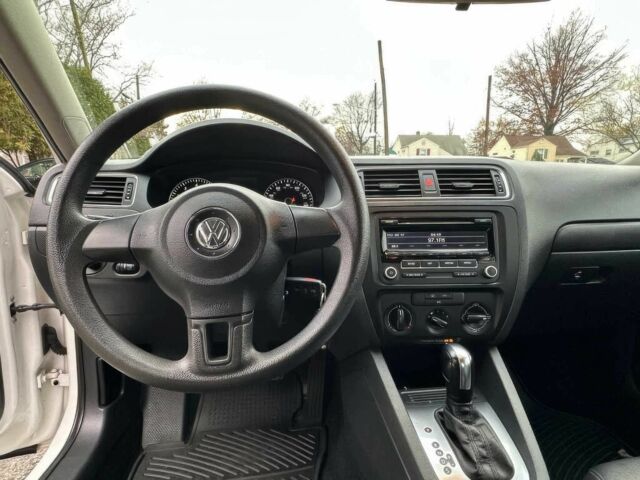 Белый Фольксваген Джетта, объемом двигателя 1.8 л и пробегом 88 тыс. км за 6000 $, фото 7 на Automoto.ua