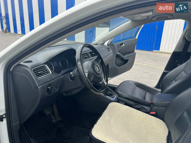 Белый Фольксваген Джетта, объемом двигателя 1.8 л и пробегом 150 тыс. км за 8750 $, фото 16 на Automoto.ua
