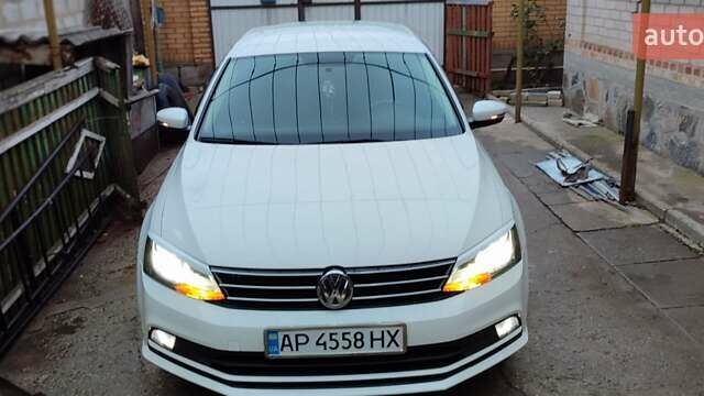 Білий Фольксваген Джетта, об'ємом двигуна 2 л та пробігом 151 тис. км за 10000 $, фото 6 на Automoto.ua