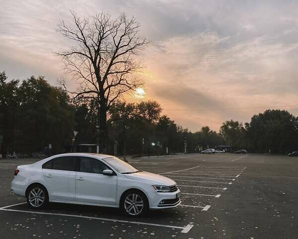 Белый Фольксваген Джетта, объемом двигателя 1.8 л и пробегом 123 тыс. км за 10700 $, фото 6 на Automoto.ua