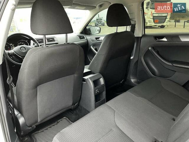 Белый Фольксваген Джетта, объемом двигателя 1.97 л и пробегом 270 тыс. км за 9500 $, фото 23 на Automoto.ua