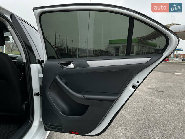 Белый Фольксваген Джетта, объемом двигателя 1.97 л и пробегом 270 тыс. км за 9500 $, фото 29 на Automoto.ua