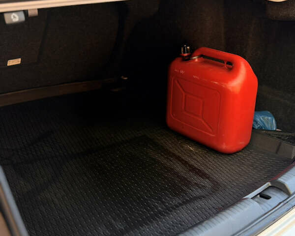 Белый Фольксваген Джетта, объемом двигателя 1.97 л и пробегом 178 тыс. км за 12000 $, фото 19 на Automoto.ua