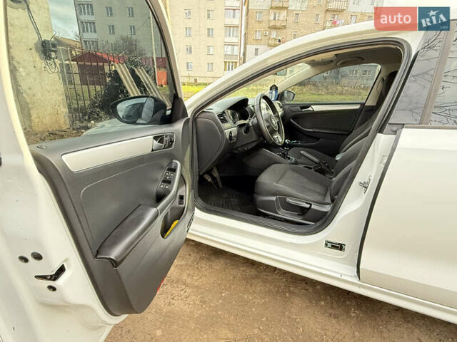 Белый Фольксваген Джетта, объемом двигателя 2 л и пробегом 195 тыс. км за 9000 $, фото 21 на Automoto.ua