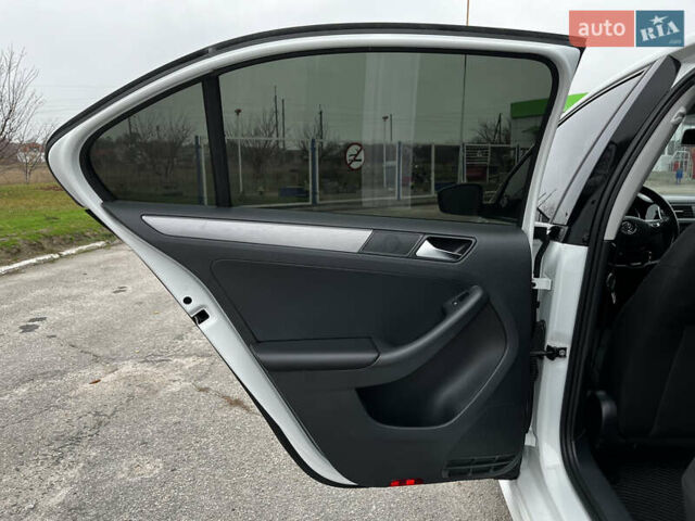 Белый Фольксваген Джетта, объемом двигателя 1.97 л и пробегом 270 тыс. км за 9500 $, фото 22 на Automoto.ua