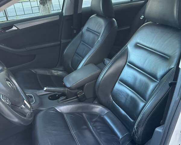 Білий Фольксваген Джетта, об'ємом двигуна 1.97 л та пробігом 305 тис. км за 8200 $, фото 17 на Automoto.ua