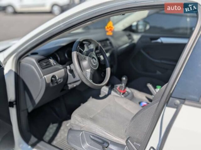 Белый Фольксваген Джетта, объемом двигателя 1.39 л и пробегом 223 тыс. км за 9300 $, фото 8 на Automoto.ua