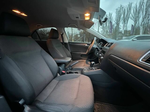 Білий Фольксваген Джетта, об'ємом двигуна 2 л та пробігом 206 тис. км за 8999 $, фото 12 на Automoto.ua