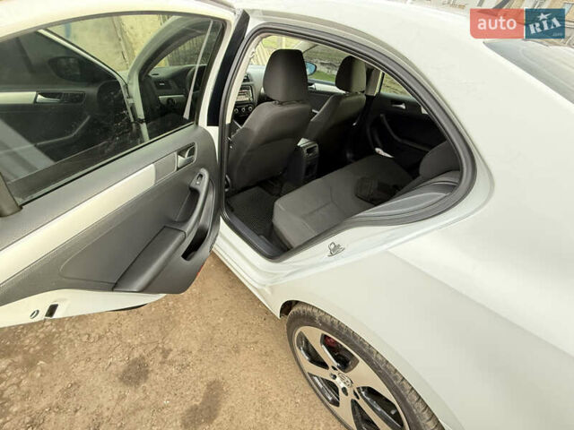 Белый Фольксваген Джетта, объемом двигателя 2 л и пробегом 195 тыс. км за 9000 $, фото 23 на Automoto.ua