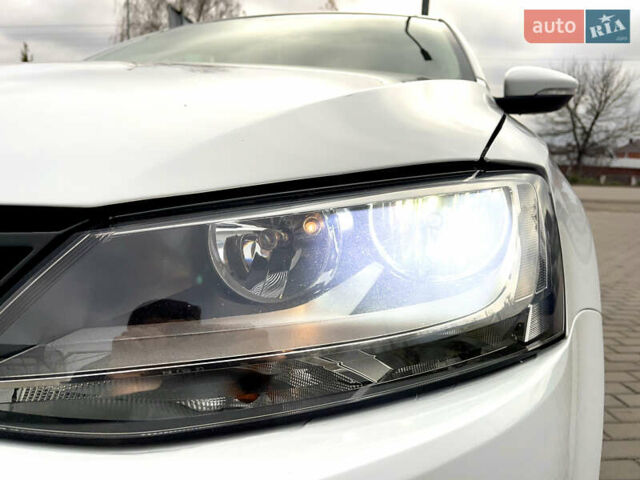 Білий Фольксваген Джетта, об'ємом двигуна 1.97 л та пробігом 195 тис. км за 11300 $, фото 6 на Automoto.ua