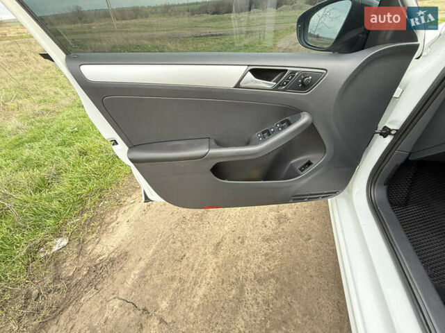 Белый Фольксваген Джетта, объемом двигателя 2 л и пробегом 195 тыс. км за 9000 $, фото 17 на Automoto.ua