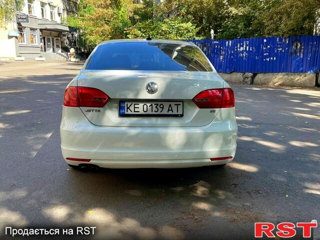 Белый Фольксваген Джетта, объемом двигателя 1.8 л и пробегом 135 тыс. км за 9500 $, фото 2 на Automoto.ua