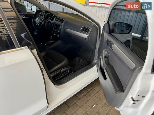 Білий Фольксваген Джетта, об'ємом двигуна 1.8 л та пробігом 141 тис. км за 10400 $, фото 16 на Automoto.ua