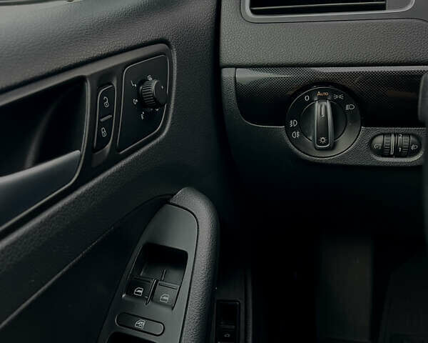 Білий Фольксваген Джетта, об'ємом двигуна 1.97 л та пробігом 195 тис. км за 11300 $, фото 8 на Automoto.ua