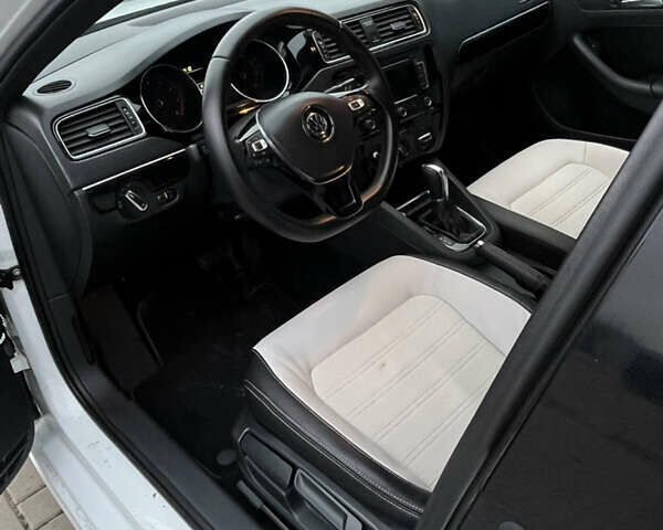 Белый Фольксваген Джетта, объемом двигателя 1.8 л и пробегом 258 тыс. км за 8500 $, фото 9 на Automoto.ua