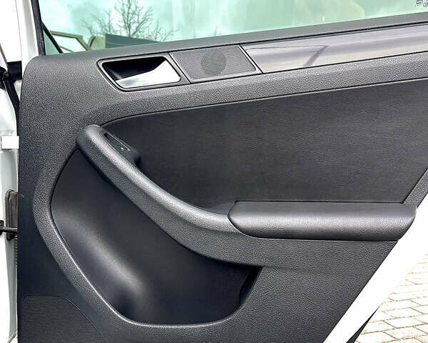 Білий Фольксваген Джетта, об'ємом двигуна 1.97 л та пробігом 195 тис. км за 11300 $, фото 15 на Automoto.ua