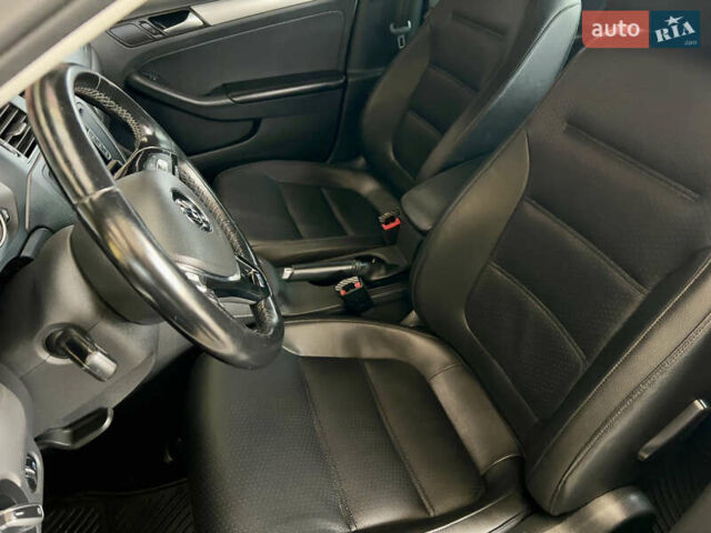 Білий Фольксваген Джетта, об'ємом двигуна 1.8 л та пробігом 141 тис. км за 10400 $, фото 9 на Automoto.ua