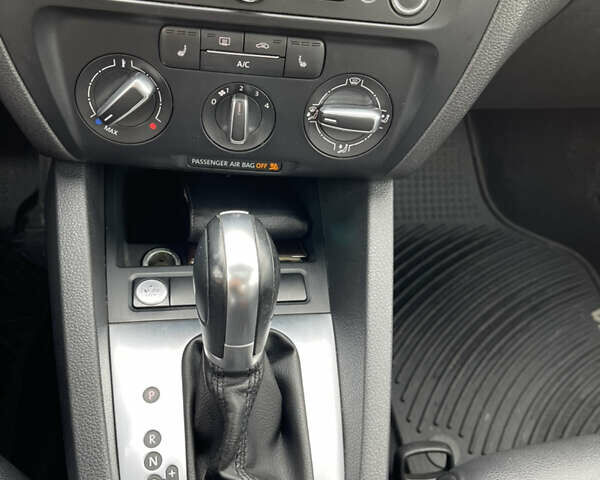 Белый Фольксваген Джетта, объемом двигателя 1.8 л и пробегом 180 тыс. км за 10010 $, фото 16 на Automoto.ua