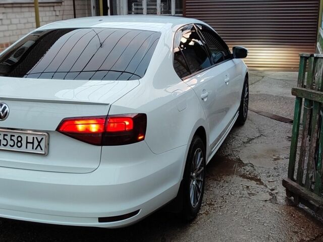 Білий Фольксваген Джетта, об'ємом двигуна 2 л та пробігом 151 тис. км за 10000 $, фото 3 на Automoto.ua