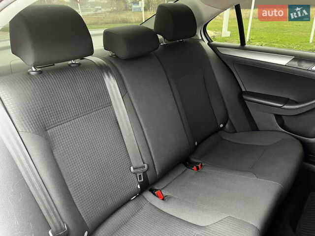 Белый Фольксваген Джетта, объемом двигателя 1.97 л и пробегом 270 тыс. км за 9500 $, фото 32 на Automoto.ua