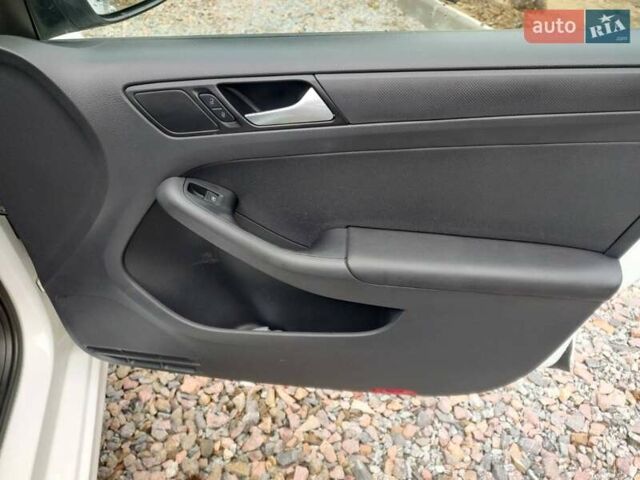 Белый Фольксваген Джетта, объемом двигателя 2 л и пробегом 141 тыс. км за 10500 $, фото 11 на Automoto.ua