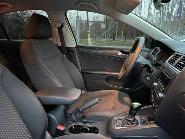 Білий Фольксваген Джетта, об'ємом двигуна 2 л та пробігом 206 тис. км за 8999 $, фото 14 на Automoto.ua