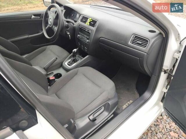 Белый Фольксваген Джетта, объемом двигателя 2 л и пробегом 141 тыс. км за 10500 $, фото 6 на Automoto.ua