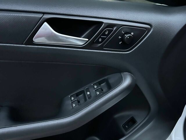 Білий Фольксваген Джетта, об'ємом двигуна 2 л та пробігом 206 тис. км за 8999 $, фото 8 на Automoto.ua