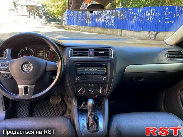 Белый Фольксваген Джетта, объемом двигателя 1.8 л и пробегом 135 тыс. км за 9500 $, фото 3 на Automoto.ua