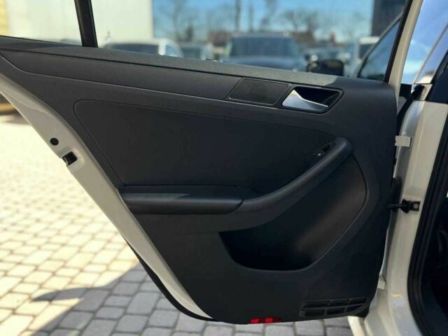 Белый Фольксваген Джетта, объемом двигателя 2 л и пробегом 233 тыс. км за 8700 $, фото 21 на Automoto.ua