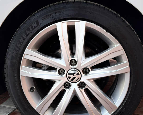 Белый Фольксваген Джетта, объемом двигателя 1.97 л и пробегом 178 тыс. км за 12000 $, фото 22 на Automoto.ua