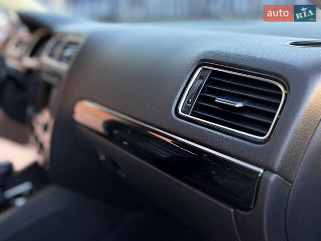 Белый Фольксваген Джетта, объемом двигателя 1.97 л и пробегом 178 тыс. км за 12000 $, фото 8 на Automoto.ua