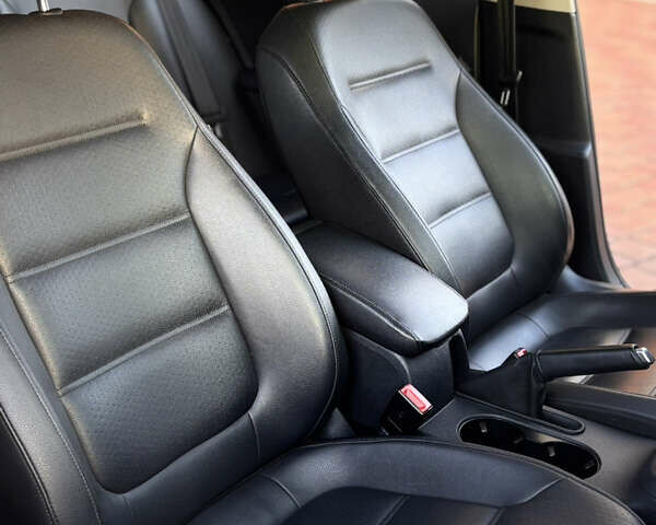 Белый Фольксваген Джетта, объемом двигателя 1.97 л и пробегом 178 тыс. км за 12000 $, фото 14 на Automoto.ua