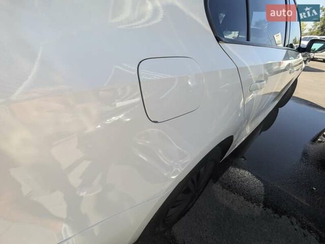 Белый Фольксваген Джетта, объемом двигателя 1.39 л и пробегом 223 тыс. км за 9300 $, фото 15 на Automoto.ua