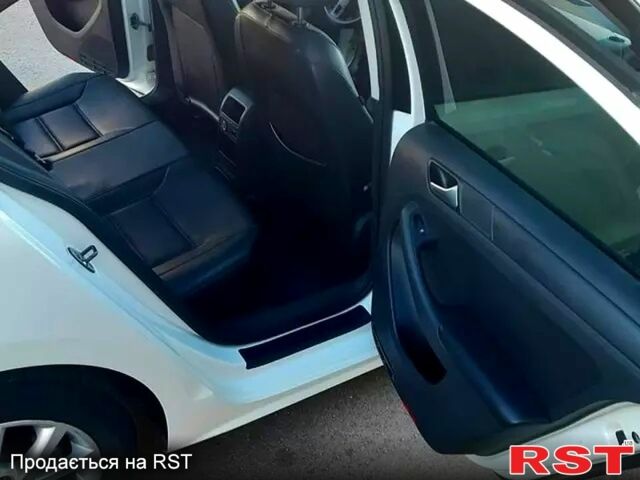 Білий Фольксваген Джетта, об'ємом двигуна 1.8 л та пробігом 216 тис. км за 8800 $, фото 8 на Automoto.ua