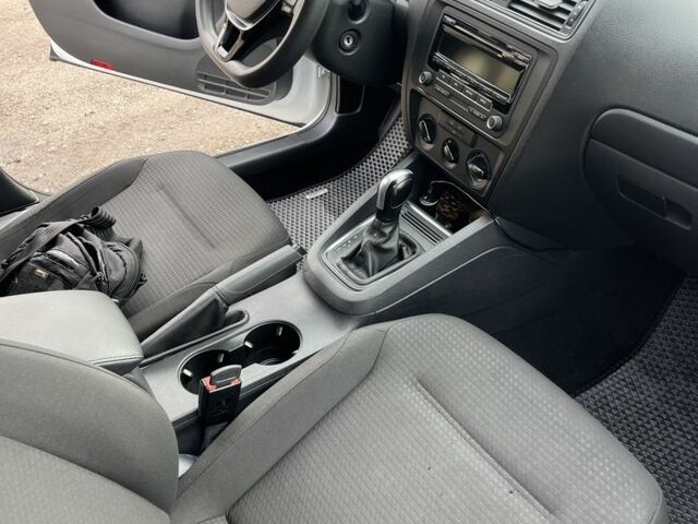 Белый Фольксваген Джетта, объемом двигателя 2 л и пробегом 185 тыс. км за 9399 $, фото 18 на Automoto.ua