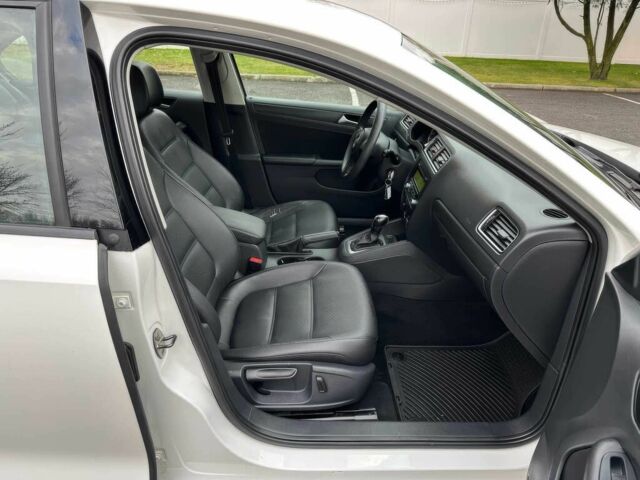 Белый Фольксваген Джетта, объемом двигателя 1.8 л и пробегом 88 тыс. км за 6000 $, фото 6 на Automoto.ua