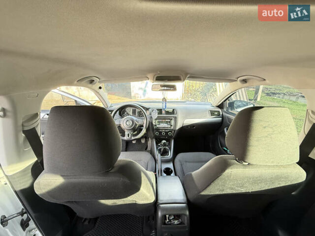 Белый Фольксваген Джетта, объемом двигателя 2 л и пробегом 195 тыс. км за 9000 $, фото 22 на Automoto.ua